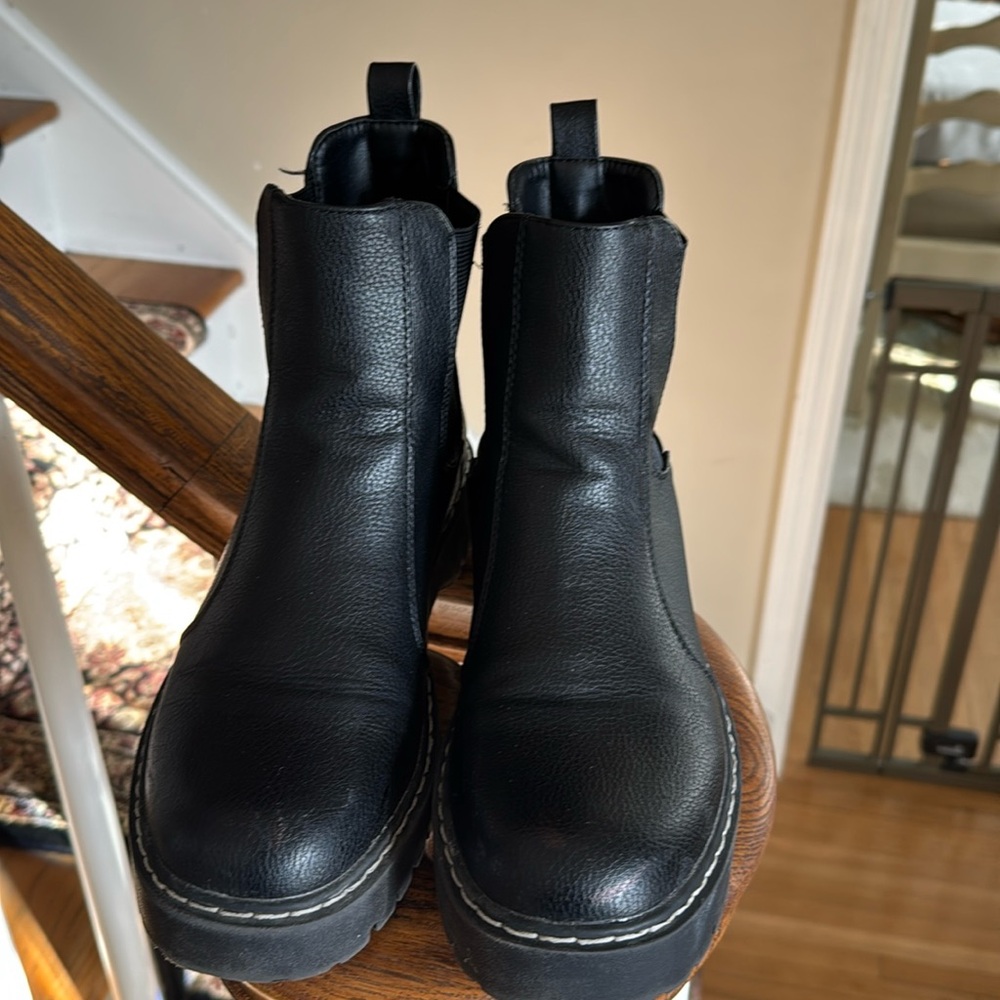 Sincerely Jules Black Leather Hippie Chelsea Boots